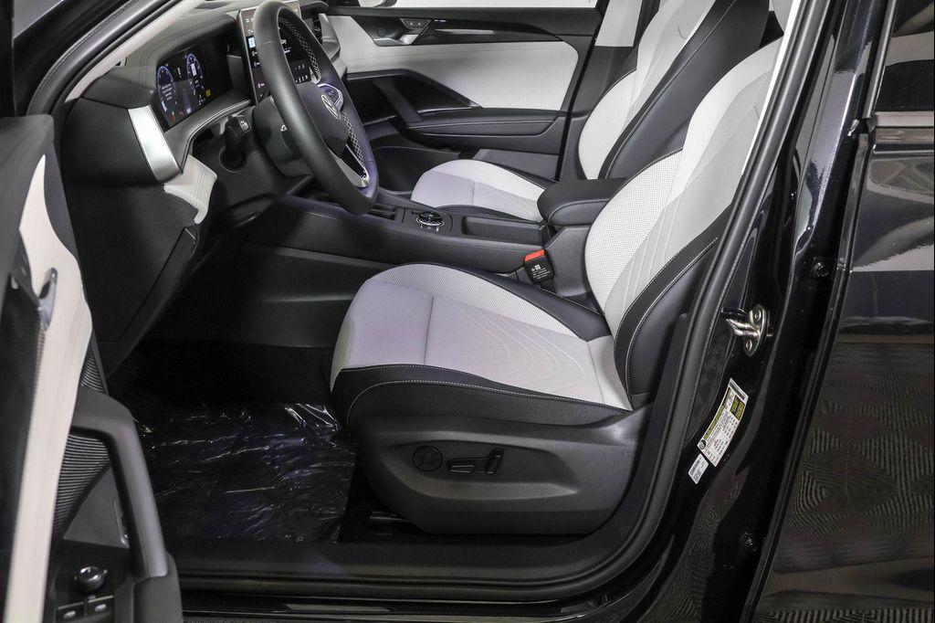 new 2025 Volkswagen Tiguan car, priced at $35,026