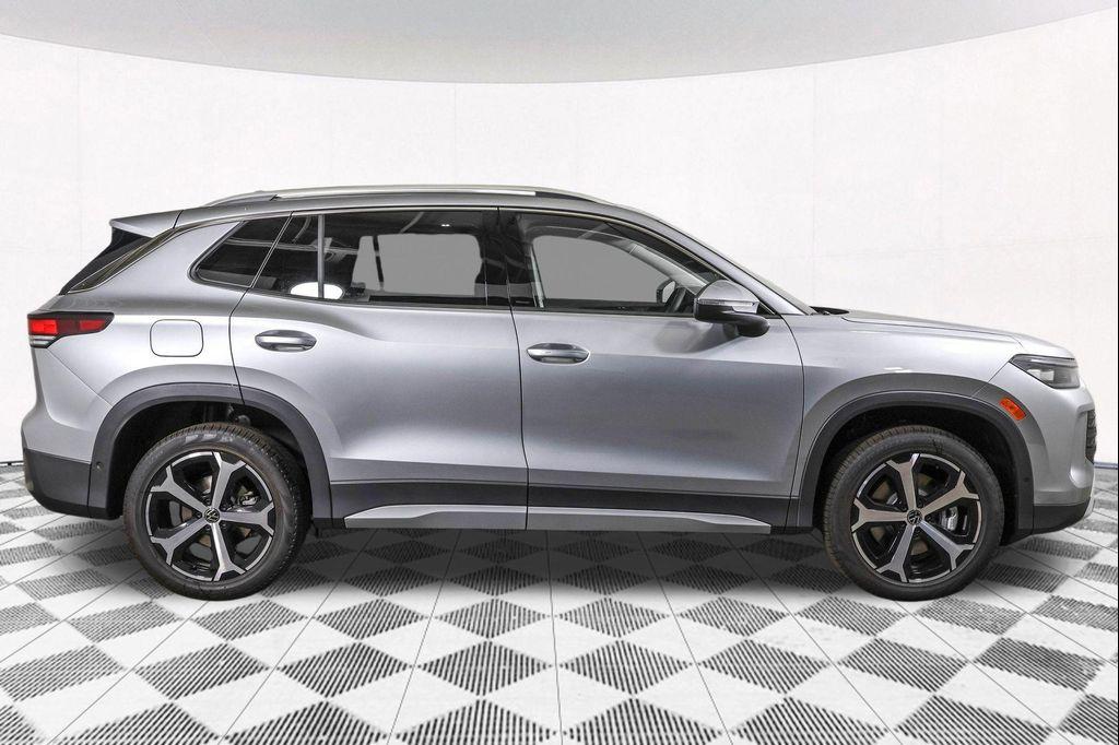 new 2025 Volkswagen Tiguan car, priced at $35,016