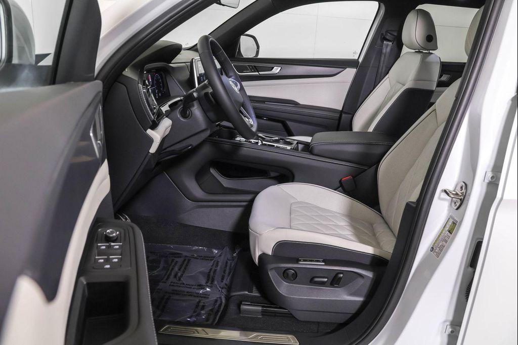 new 2026 Volkswagen Atlas Cross Sport car, priced at $53,906