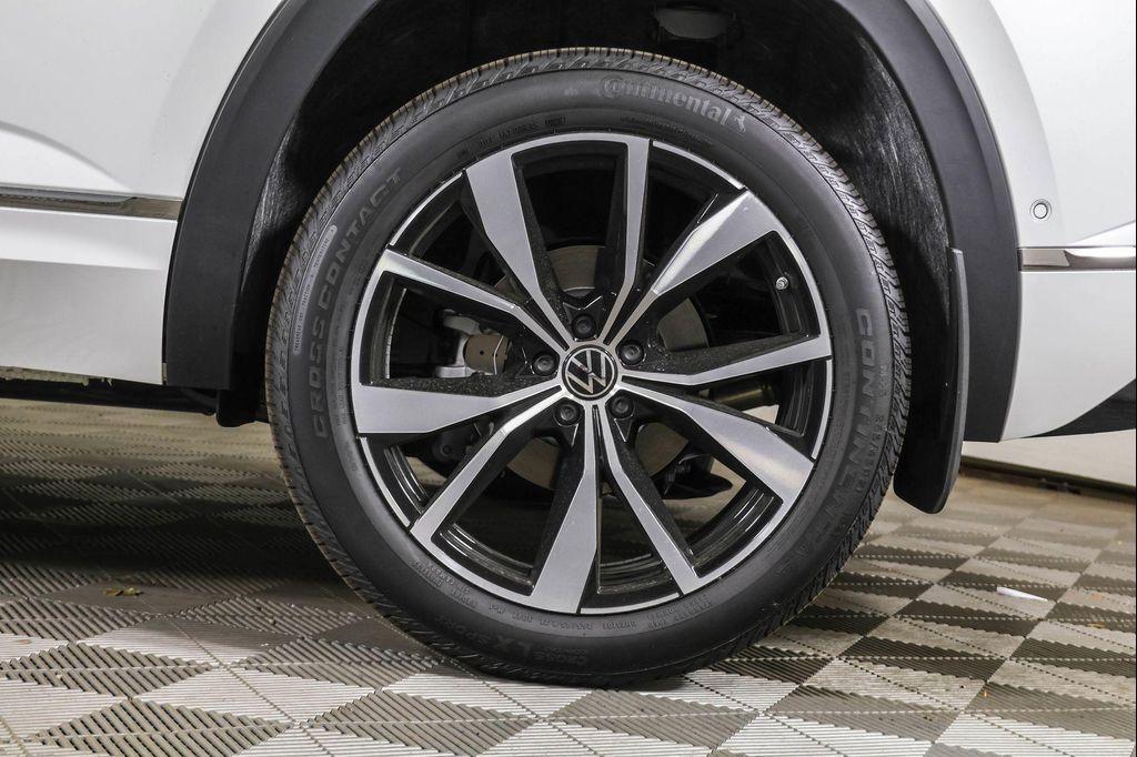 new 2026 Volkswagen Atlas Cross Sport car, priced at $53,906