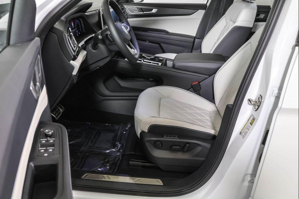 new 2026 Volkswagen Atlas Cross Sport car, priced at $53,906