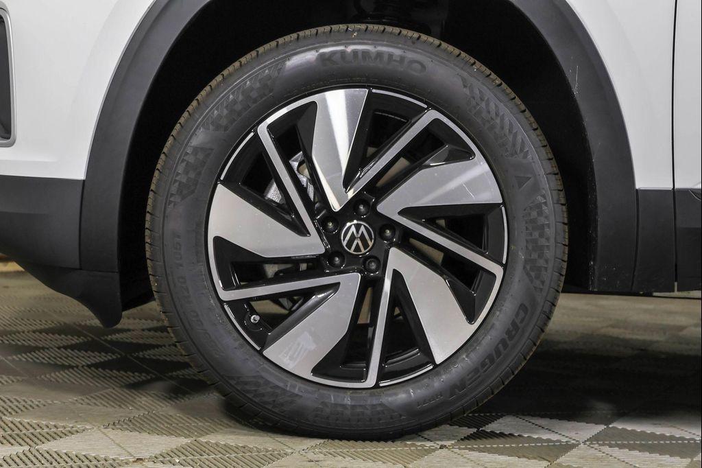 new 2026 Volkswagen Atlas car, priced at $46,013