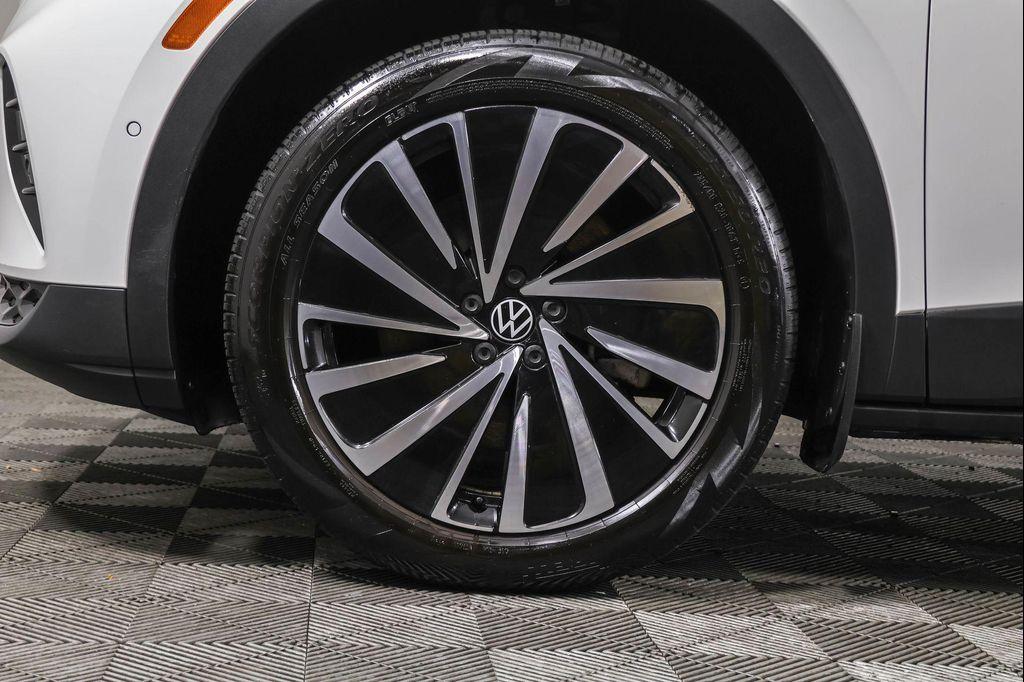 used 2023 Volkswagen ID.4 car, priced at $25,444