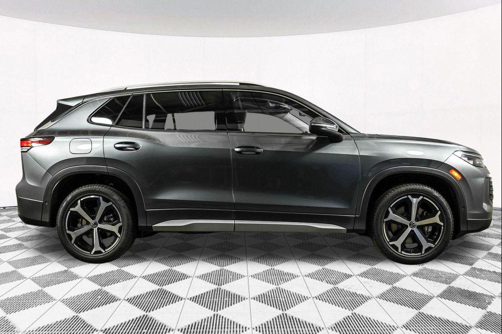 new 2025 Volkswagen Tiguan car, priced at $35,155