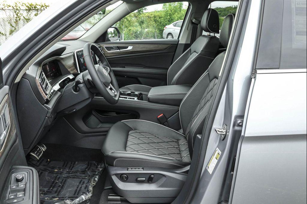 new 2025 Volkswagen Atlas car, priced at $47,411