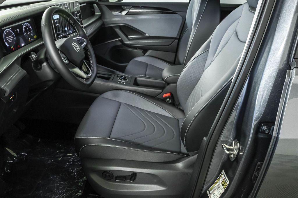 new 2025 Volkswagen Tiguan car, priced at $34,027