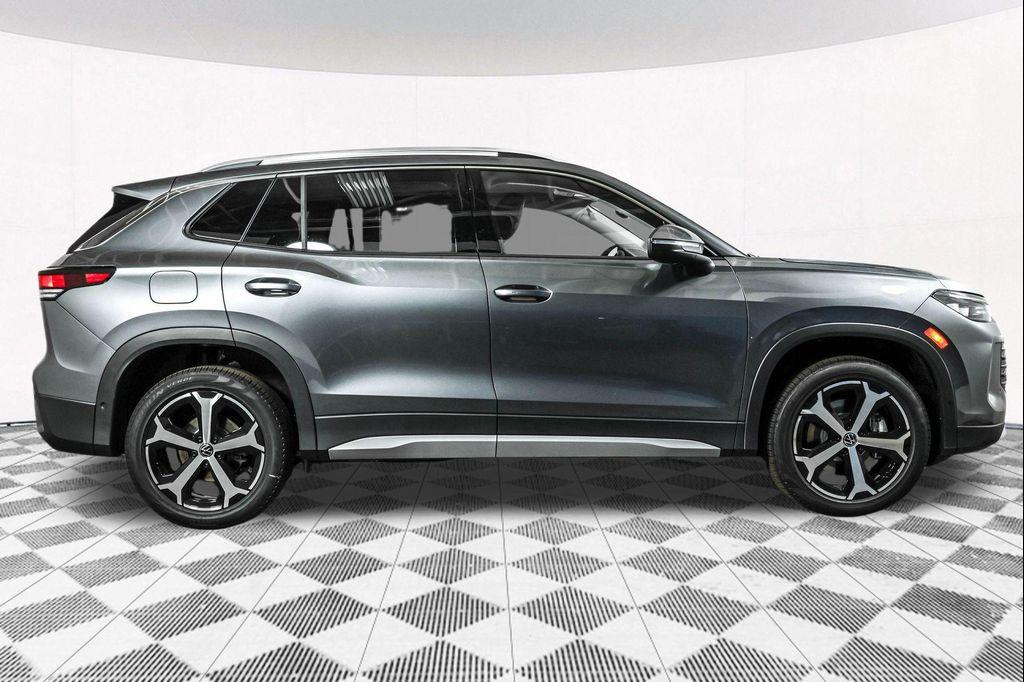 new 2025 Volkswagen Tiguan car, priced at $34,027