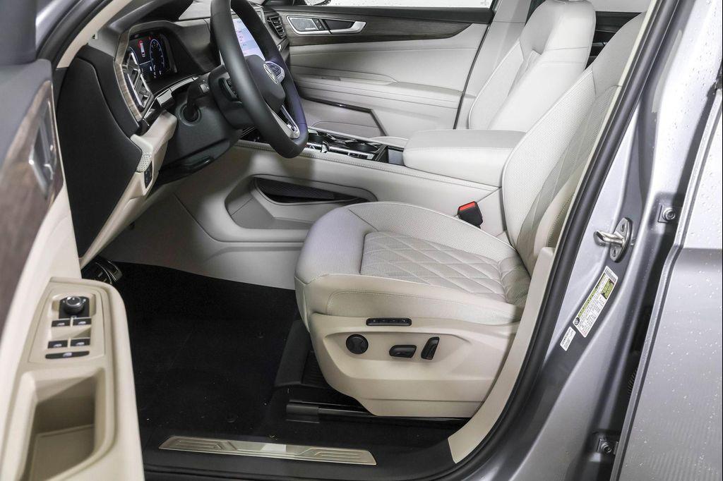 new 2026 Volkswagen Atlas car, priced at $54,091