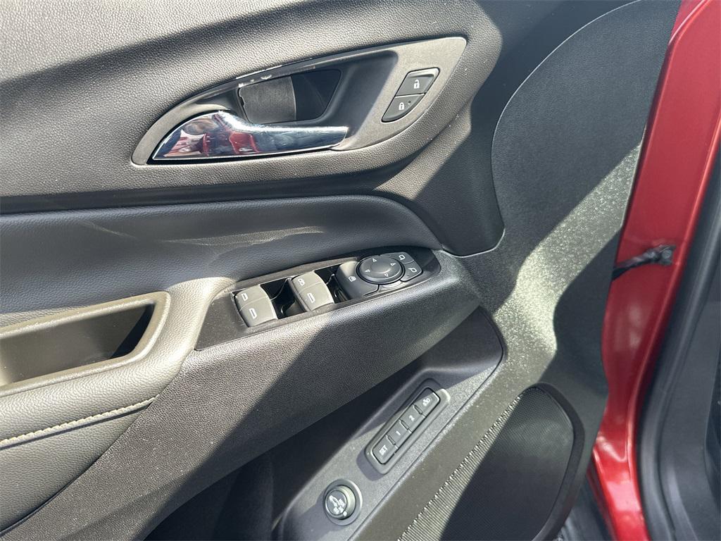 used 2024 Chevrolet Equinox car, priced at $27,500