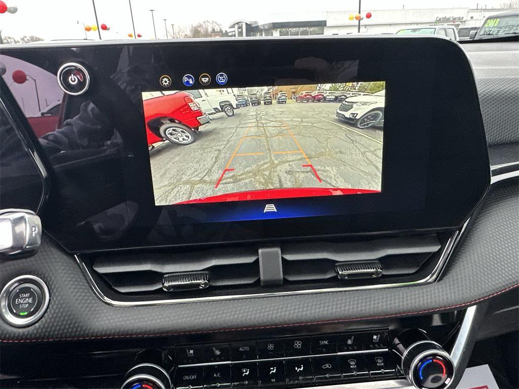 used 2025 Chevrolet Equinox car, priced at $32,490