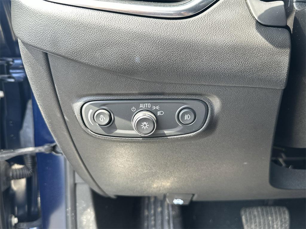 used 2022 Chevrolet Equinox car, priced at $22,400