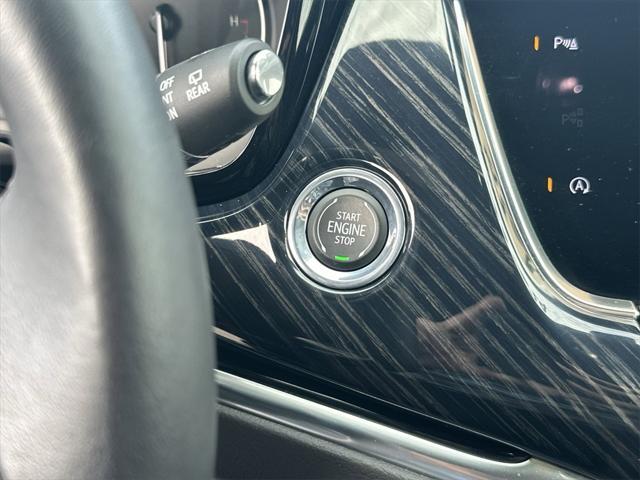 used 2024 Cadillac XT6 car, priced at $48,999