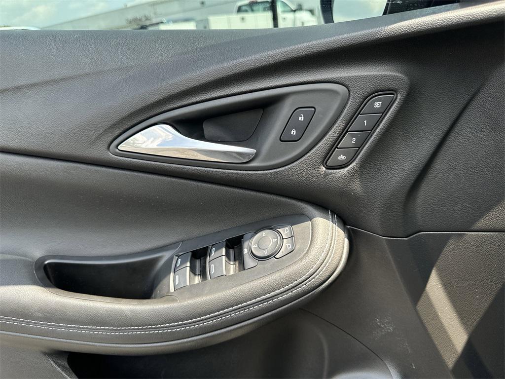 used 2024 Buick Encore GX car, priced at $24,999