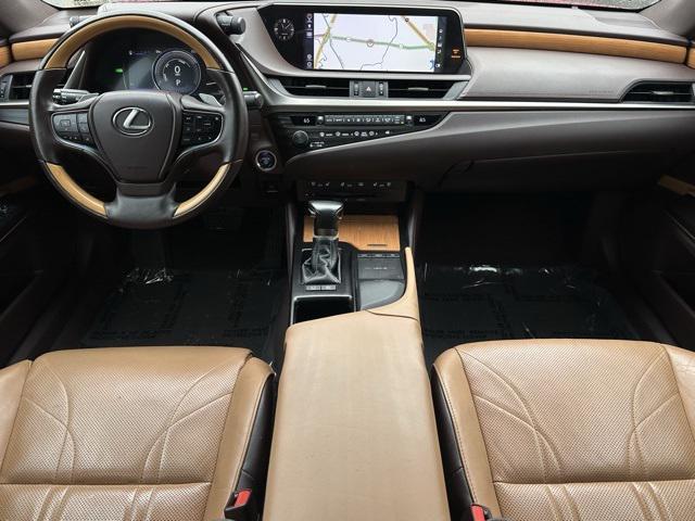 used 2019 Lexus ES 300h car, priced at $25,998