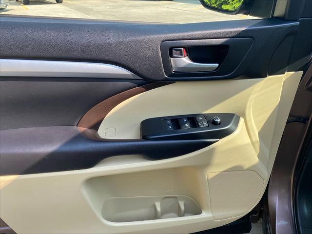 used 2017 Toyota Highlander car, priced at $26,560
