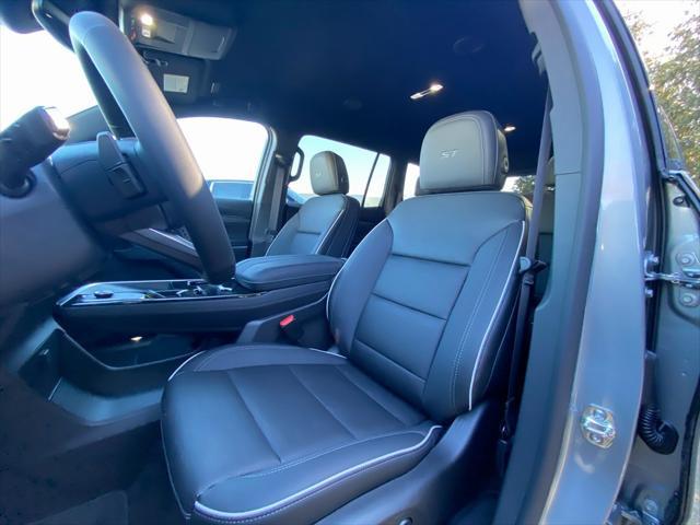 new 2025 Buick Enclave car, priced at $50,630