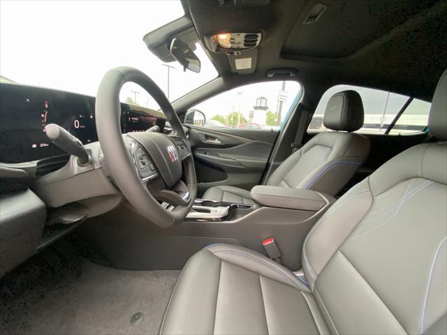 new 2025 Buick Envista car, priced at $27,880