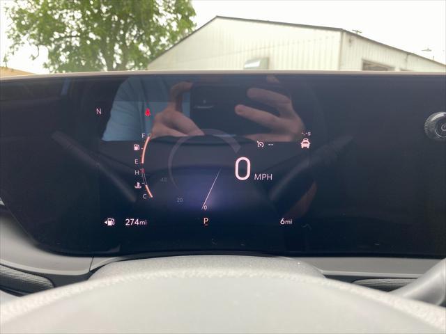 new 2025 Buick Envista car, priced at $27,880