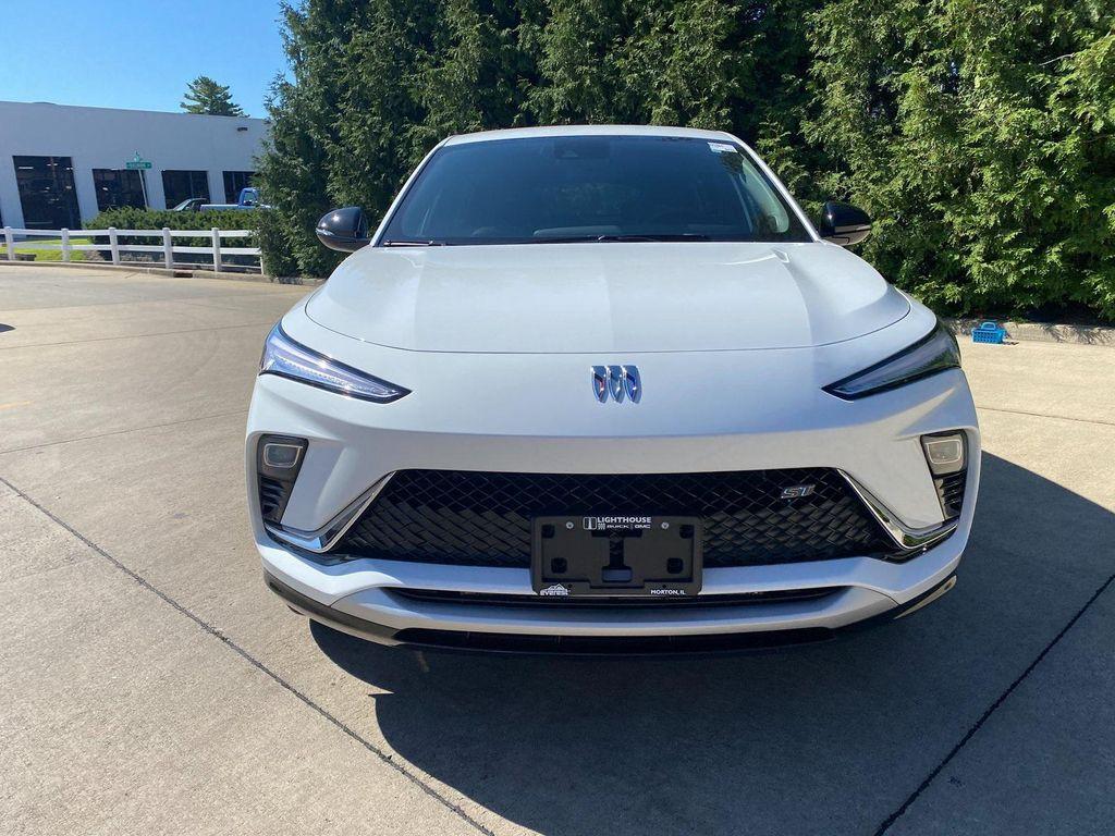 new 2025 Buick Envista car, priced at $25,385