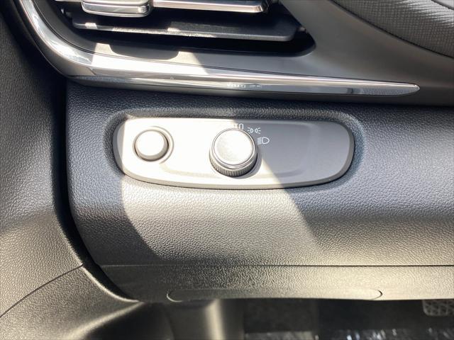 new 2025 Buick Envista car, priced at $25,090