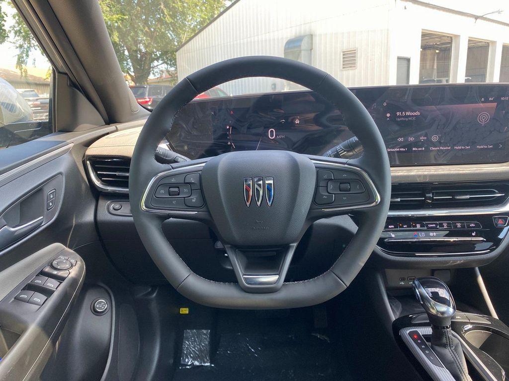 new 2025 Buick Envista car, priced at $28,085