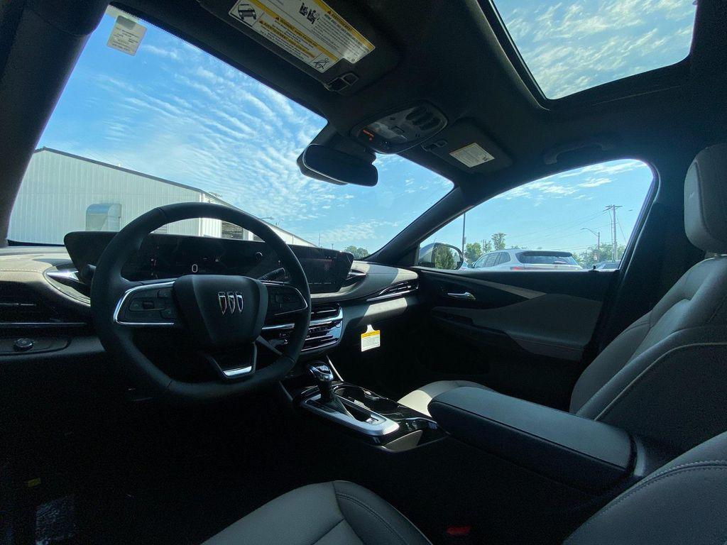 new 2025 Buick Envista car, priced at $28,085
