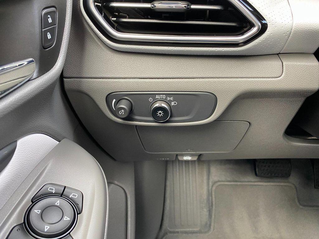 used 2022 Chevrolet Bolt EUV car, priced at $22,900