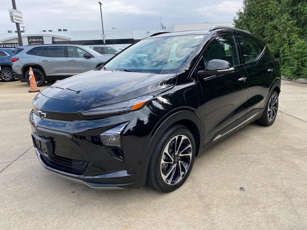 used 2022 Chevrolet Bolt EUV car, priced at $22,900