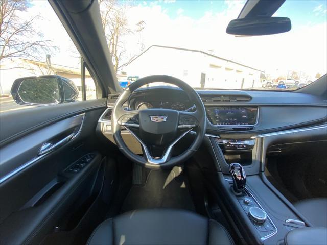 used 2023 Cadillac XT6 car, priced at $36,500