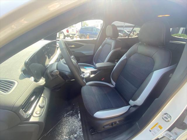 new 2025 Buick Envista car, priced at $24,190