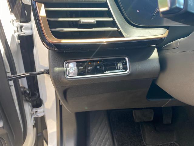 new 2025 Buick Envision car, priced at $46,095