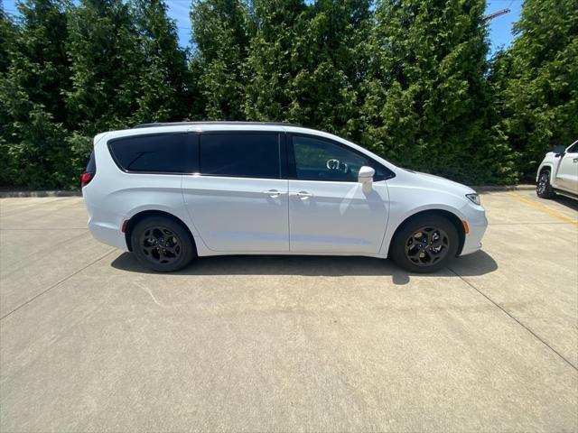 used 2021 Chrysler Pacifica Hybrid car, priced at $31,600