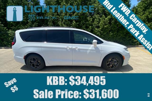 used 2021 Chrysler Pacifica Hybrid car, priced at $31,300