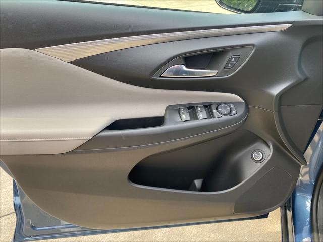 new 2025 Buick Envista car, priced at $28,895