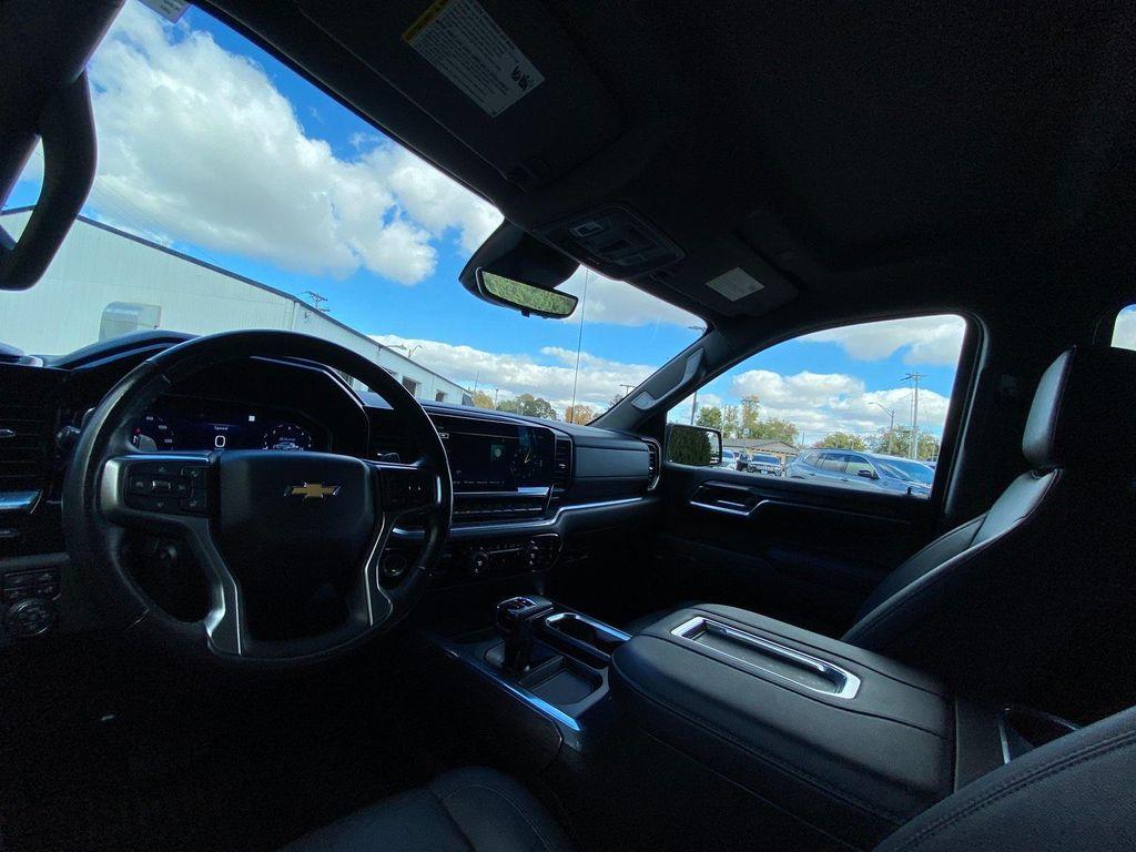 used 2022 Chevrolet Silverado 1500 car, priced at $42,600