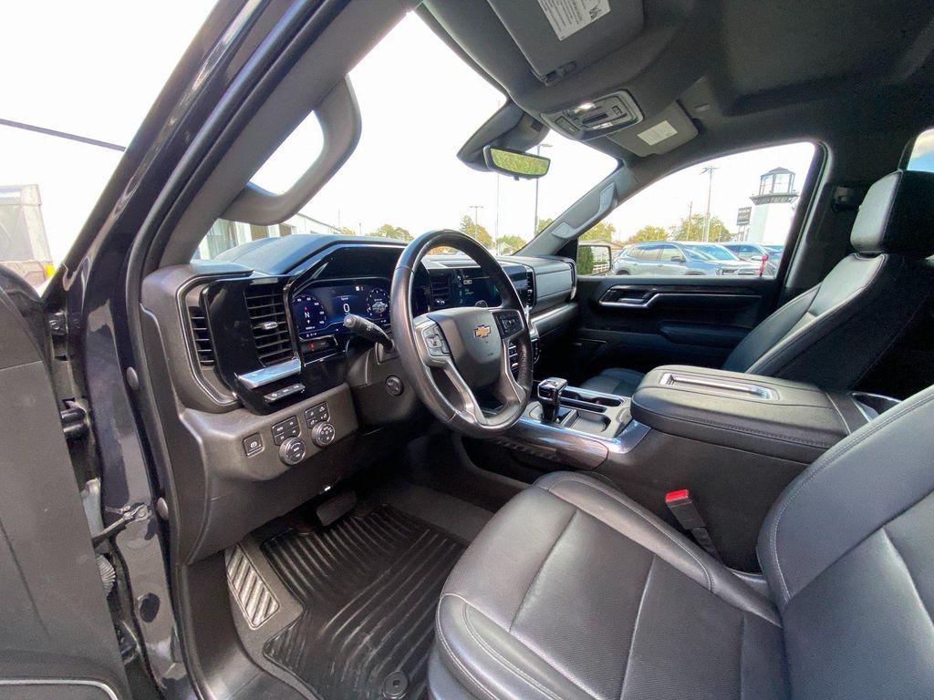 used 2022 Chevrolet Silverado 1500 car, priced at $42,600