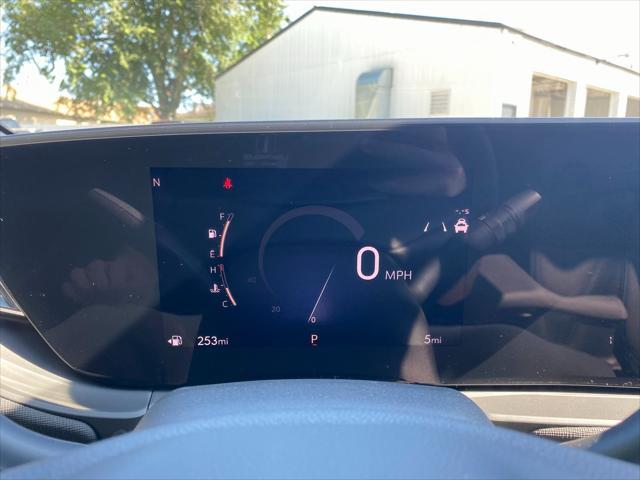 new 2025 Buick Envista car, priced at $27,085