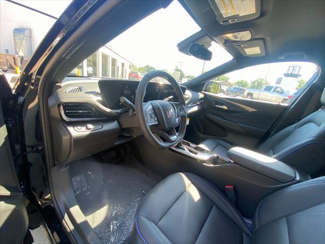 new 2025 Buick Envista car, priced at $27,085