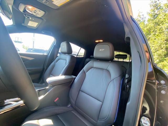 new 2025 Buick Envista car, priced at $27,085