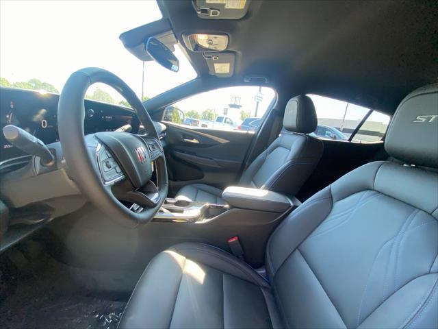 new 2025 Buick Envista car, priced at $27,085