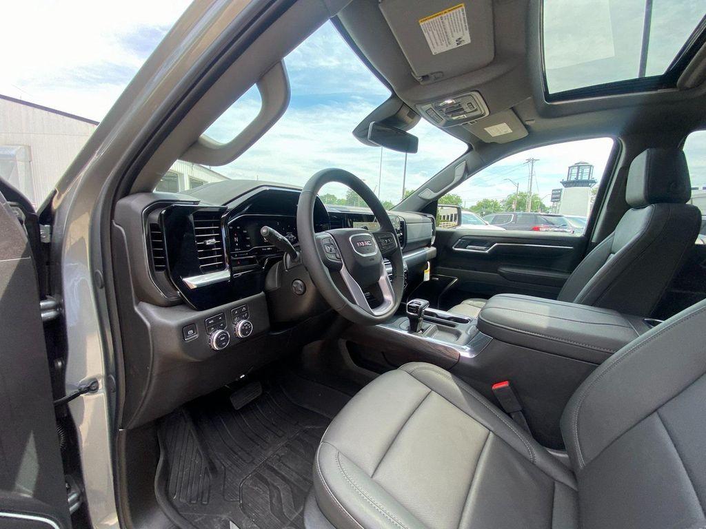 new 2025 GMC Sierra 1500 car, priced at $59,602