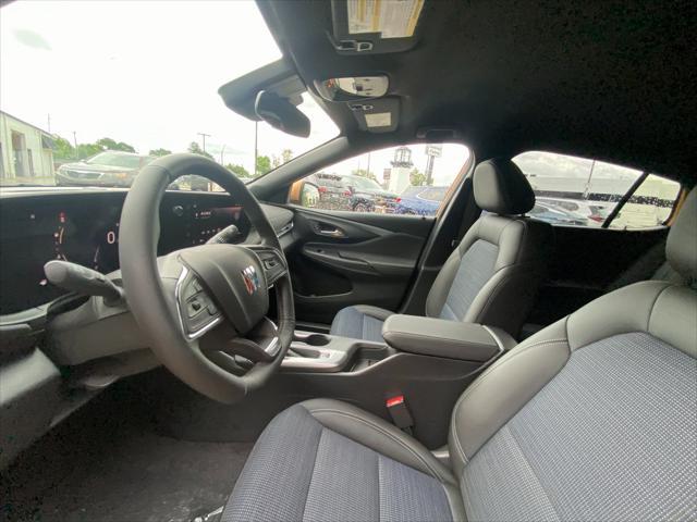 new 2025 Buick Envista car, priced at $25,685