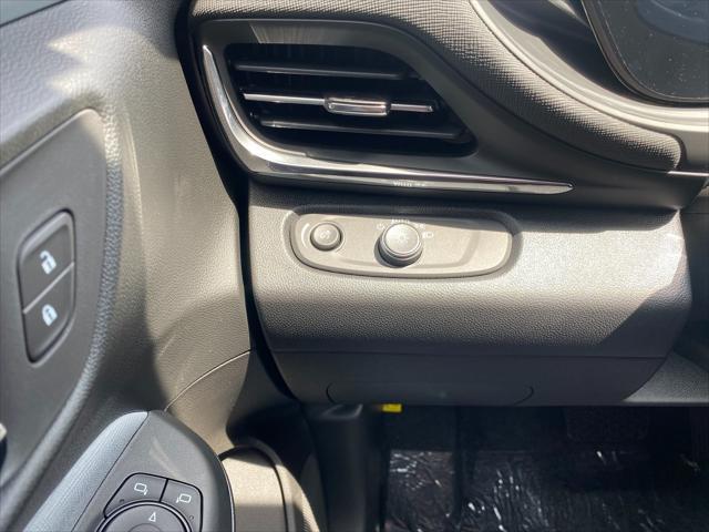 new 2025 Buick Envista car, priced at $24,685