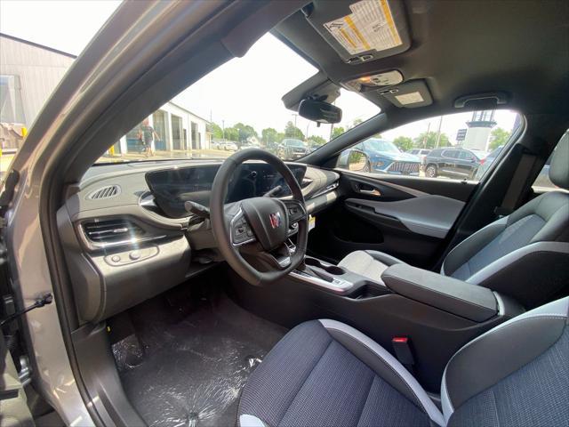 new 2025 Buick Envista car, priced at $24,685