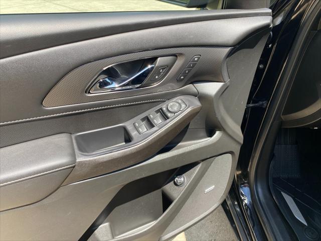 used 2022 Chevrolet Traverse car, priced at $27,400