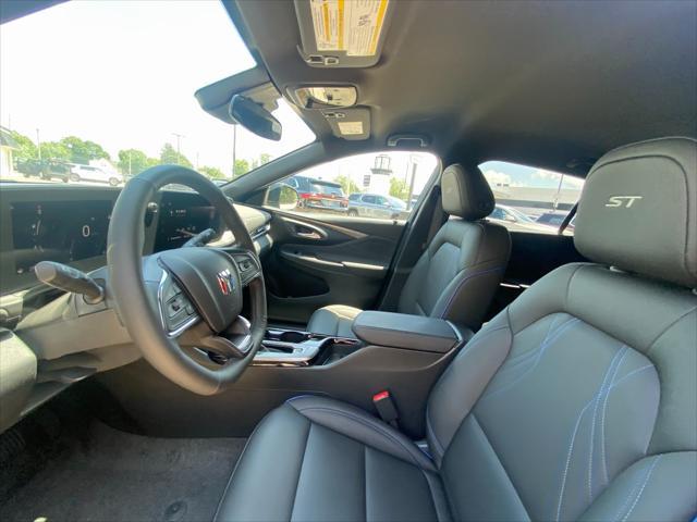 new 2025 Buick Envista car, priced at $26,085