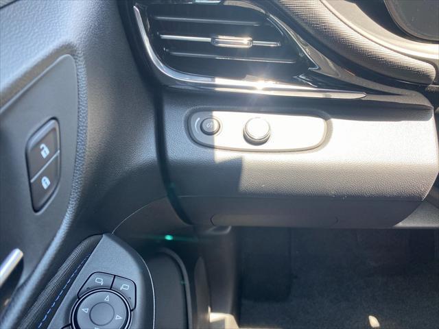 new 2025 Buick Envista car, priced at $26,085