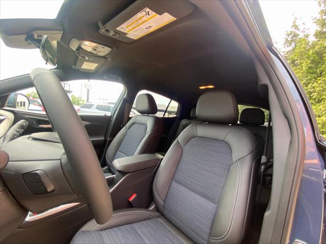 new 2025 Buick Envista car, priced at $24,685