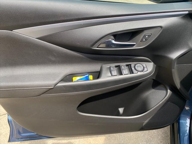 new 2025 Buick Envista car, priced at $24,685