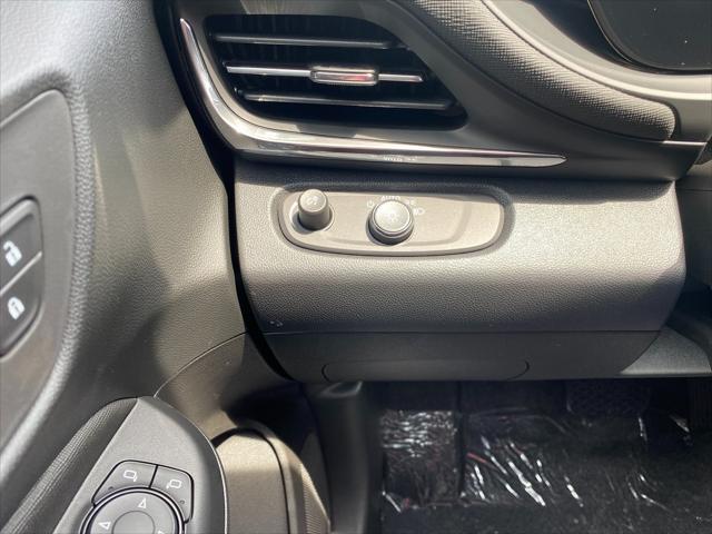 new 2025 Buick Envista car, priced at $24,685